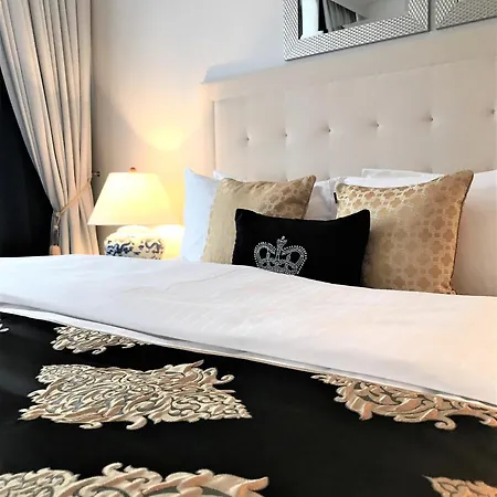 Mondrian Luxury Suites & Apartments Market Square IV-3